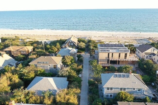 696 Ocean Breeze Walk in Ocean Beach, NY - Building Photo - Building Photo