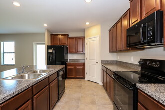 13909 Arbor Pines Dr in Riverview, FL - Building Photo - Building Photo