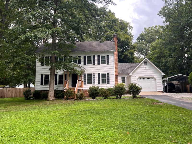 10817 Crofton Rd in Chester, VA - Building Photo