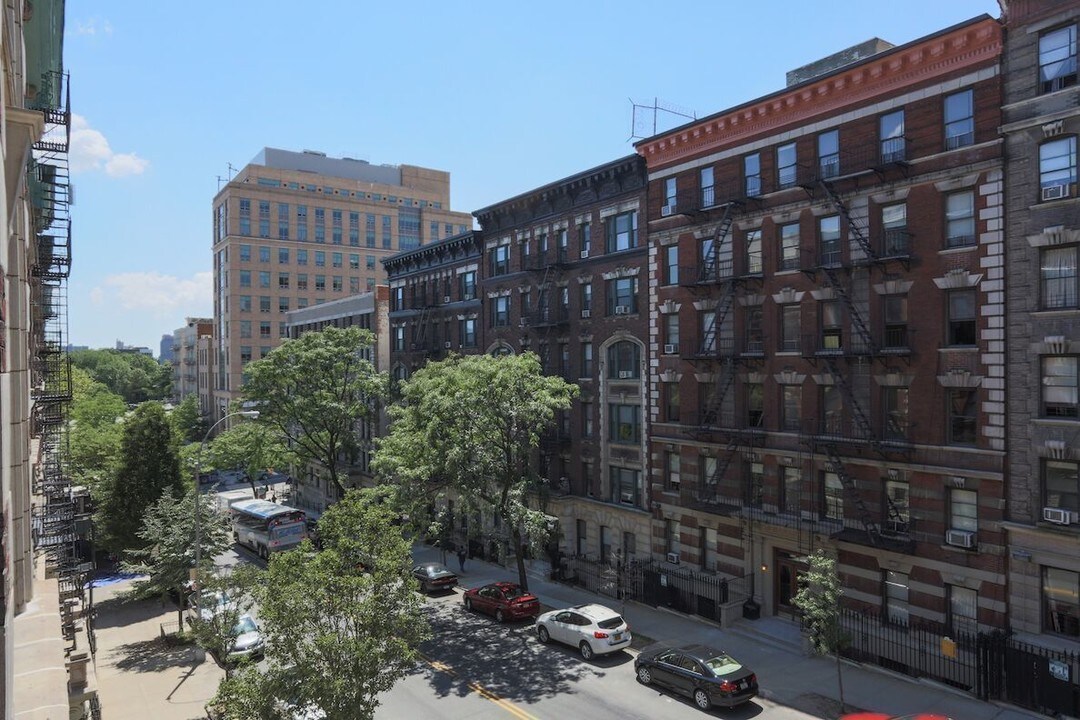 515 W 122nd St in New York, NY - Building Photo