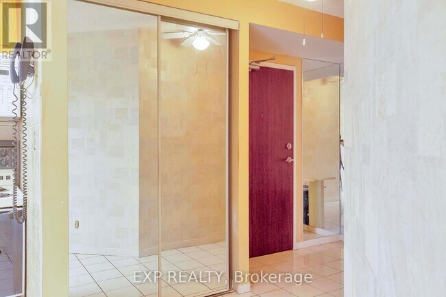 495 Hwy 8 in Hamilton, ON - Building Photo - Building Photo