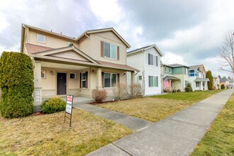 3240 Hoffman Hill Blvd in Dupont, WA - Building Photo - Building Photo