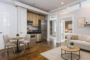 47 E 1st St in New York, NY - Building Photo