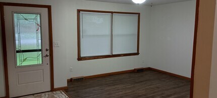 521 N Lone Pine Ave in Springfield, MO - Building Photo - Building Photo