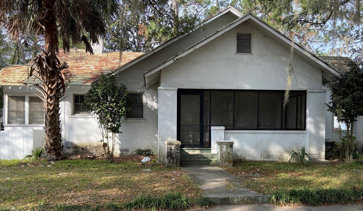 1200 N Toombs St in Valdosta, GA - Building Photo