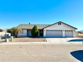 3854 N Diamond St in Kingman, AZ - Building Photo
