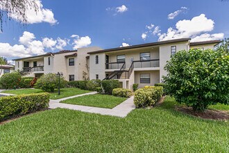 8535 Casa Del Lago in Boca Raton, FL - Building Photo - Building Photo