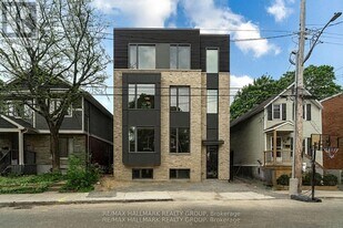 22 Sims Ave in Ottawa, ON - Building Photo