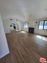 620 N Poinsettia Pl in Los Angeles, CA - Building Photo - Building Photo