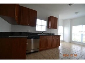 8112 Bally Money Rd in Tampa, FL - Building Photo - Building Photo
