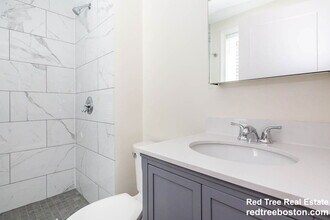 77 Rock Glen Rd in Medford, MA - Building Photo - Building Photo