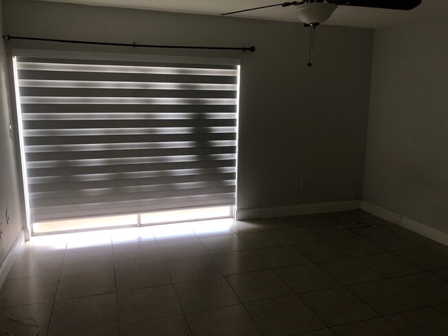 9375 Fontainebleau Blvd, Unit 215 in Miami, FL - Building Photo - Building Photo