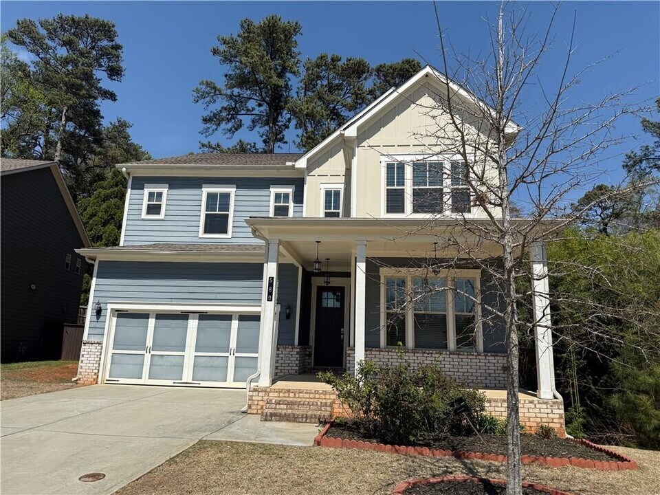 580 Avondale Hills Dr in Decatur, GA - Building Photo