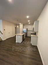 908 Robbie Jackson Ln in Fuquay Varina, NC - Building Photo - Building Photo