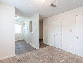 2510 Avent Ferry Rd, Unit #201 in Raleigh, NC - Building Photo - Building Photo