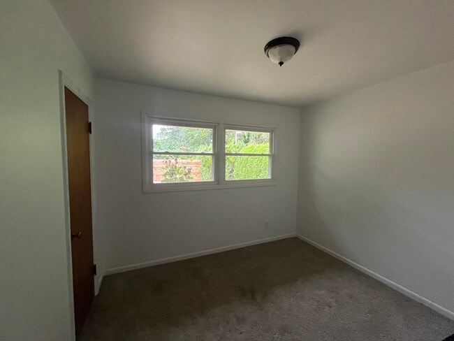 8624 SE Market St, Unit A in Portland, OR - Foto de edificio - Building Photo