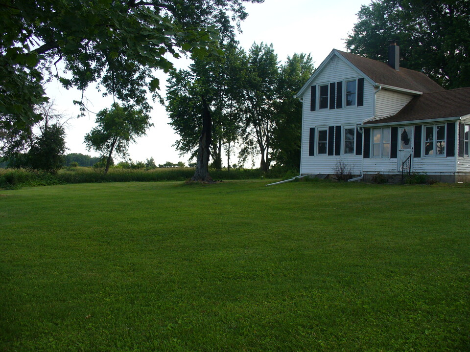 7930 Judd Rd in Pecatonica, IL - Building Photo