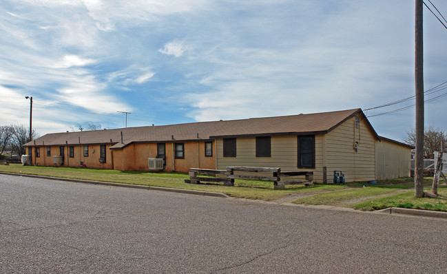 1305 S 9th St in Slaton, TX - Building Photo - Building Photo