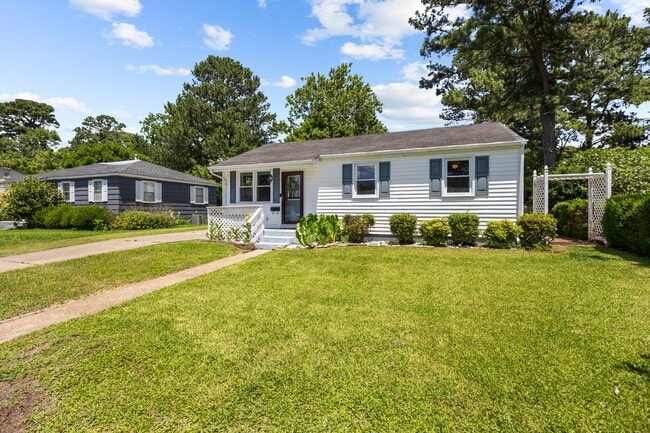 240 Forsythe St in Norfolk, VA - Building Photo - Building Photo