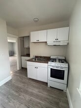 447 Naugatuck Ave, Unit 2R in Milford, CT - Foto de edificio - Building Photo