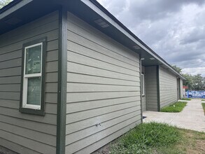 2901 S Laredo St in San Antonio, TX - Building Photo - Building Photo