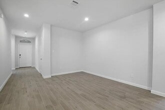 529 Passenger Trl in Fort Worth, TX - Foto de edificio - Building Photo