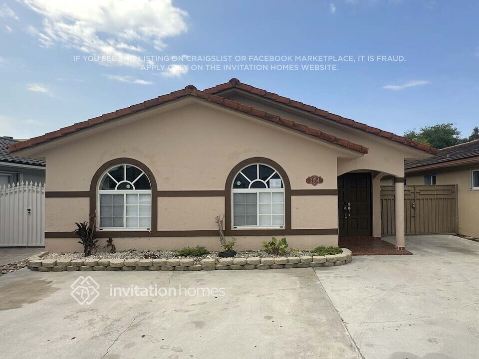 3154 W 77th Pl in Hialeah, FL - Building Photo