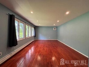77 S Powder Mill Rd in Morris Plains, NJ - Building Photo - Building Photo