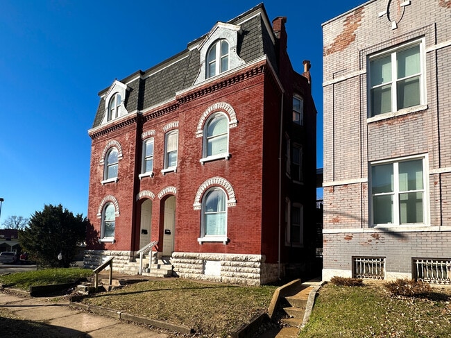 3333 California Ave, Unit 2F in St. Louis, MO - Foto de edificio - Building Photo