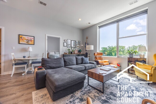 2247 W Lawrence Ave in Chicago, IL - Building Photo - Building Photo
