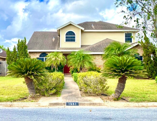 1551 Briarwyck Dr in Brownsville, TX - Building Photo - Building Photo