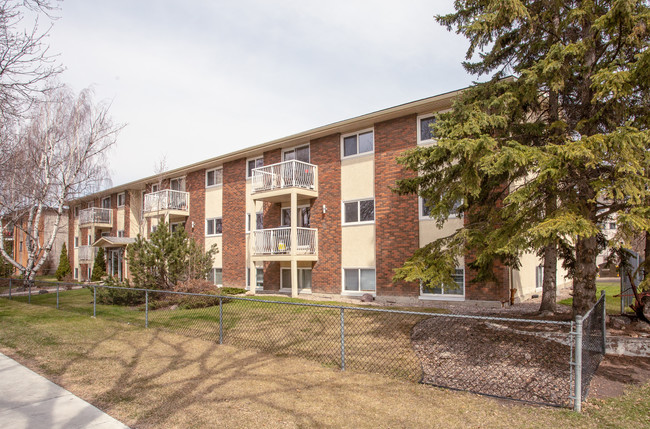 10811 115th St NW Apartments | Edmonton, AB Apartments For Rent