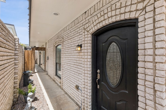5801 Orchid Ln in Dallas, TX - Building Photo - Building Photo