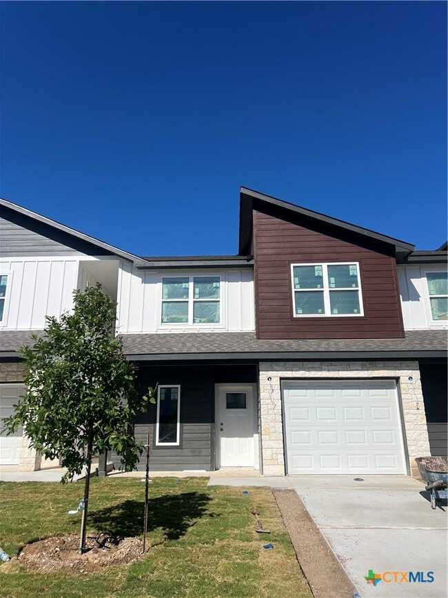 property at 1814 Royal Loop