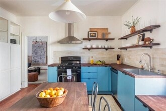 235 Elizabeth St NE in Atlanta, GA - Foto de edificio - Building Photo