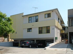 550 N Flores St in West Hollywood, CA - Building Photo