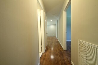 4736 Monmouth Dr in Charlotte, NC - Building Photo - Building Photo