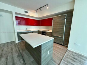 1100 S Miami Ave, Unit 1910 in Miami, FL - Foto de edificio - Building Photo
