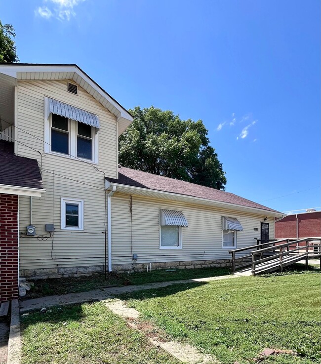315 W Pine Ave in El Dorado, KS - Building Photo - Building Photo