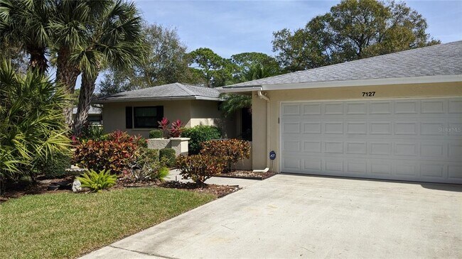 property at 7127 Fairway Bend Ln