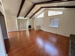 105 N Lake Dr in Lagrange, GA - Building Photo - Building Photo