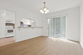 1037 10th Street in Santa Monica - North o in Santa Monica, CA - Building Photo - Interior Photo