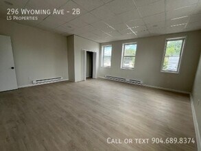 296 Wyoming Ave in Wyoming, PA - Foto de edificio - Building Photo