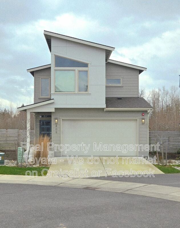 property at 809 Northview St