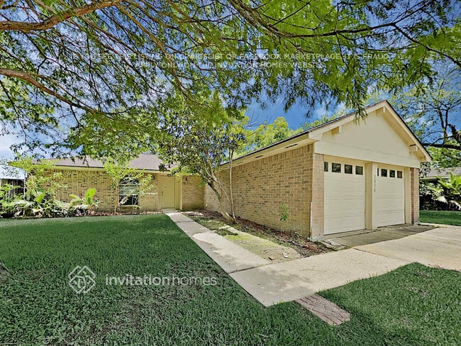 property at 2850 Mayflower Landing Ct
