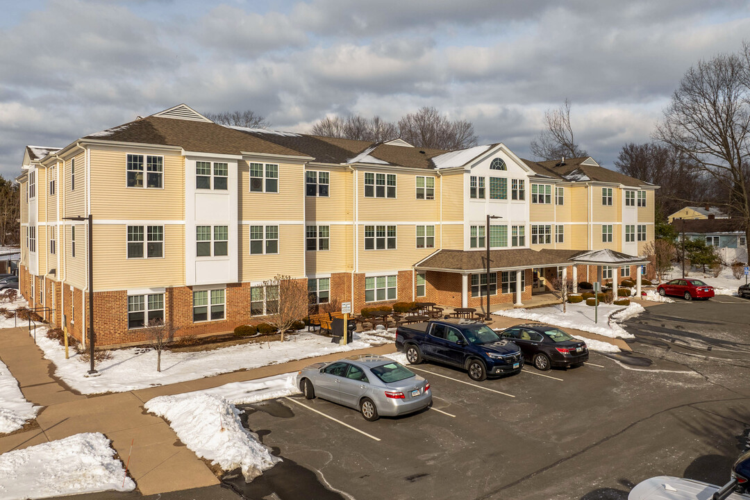 Krause Gardens Senior Living (55+) in Manchester, CT - Foto de edificio