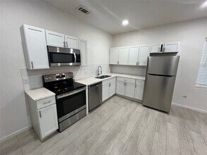 410 S Vaden St, Unit B in Sherman, TX - Building Photo - Building Photo
