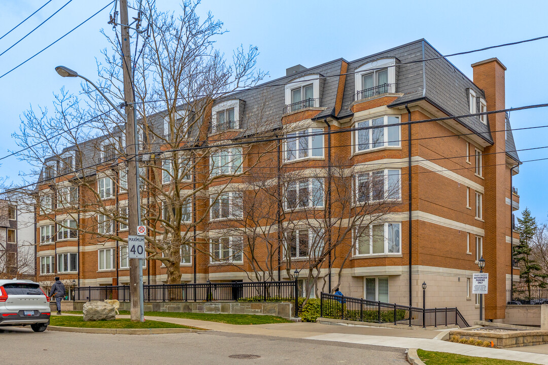 The Riverstone in Toronto, ON - Building Photo