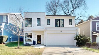 1220 Lomax Ave in Charlotte, NC - Building Photo