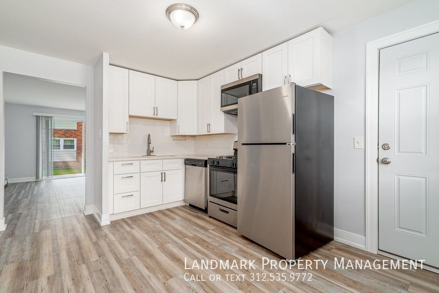 9825 El Cameno Ln in Orland Park, IL - Building Photo